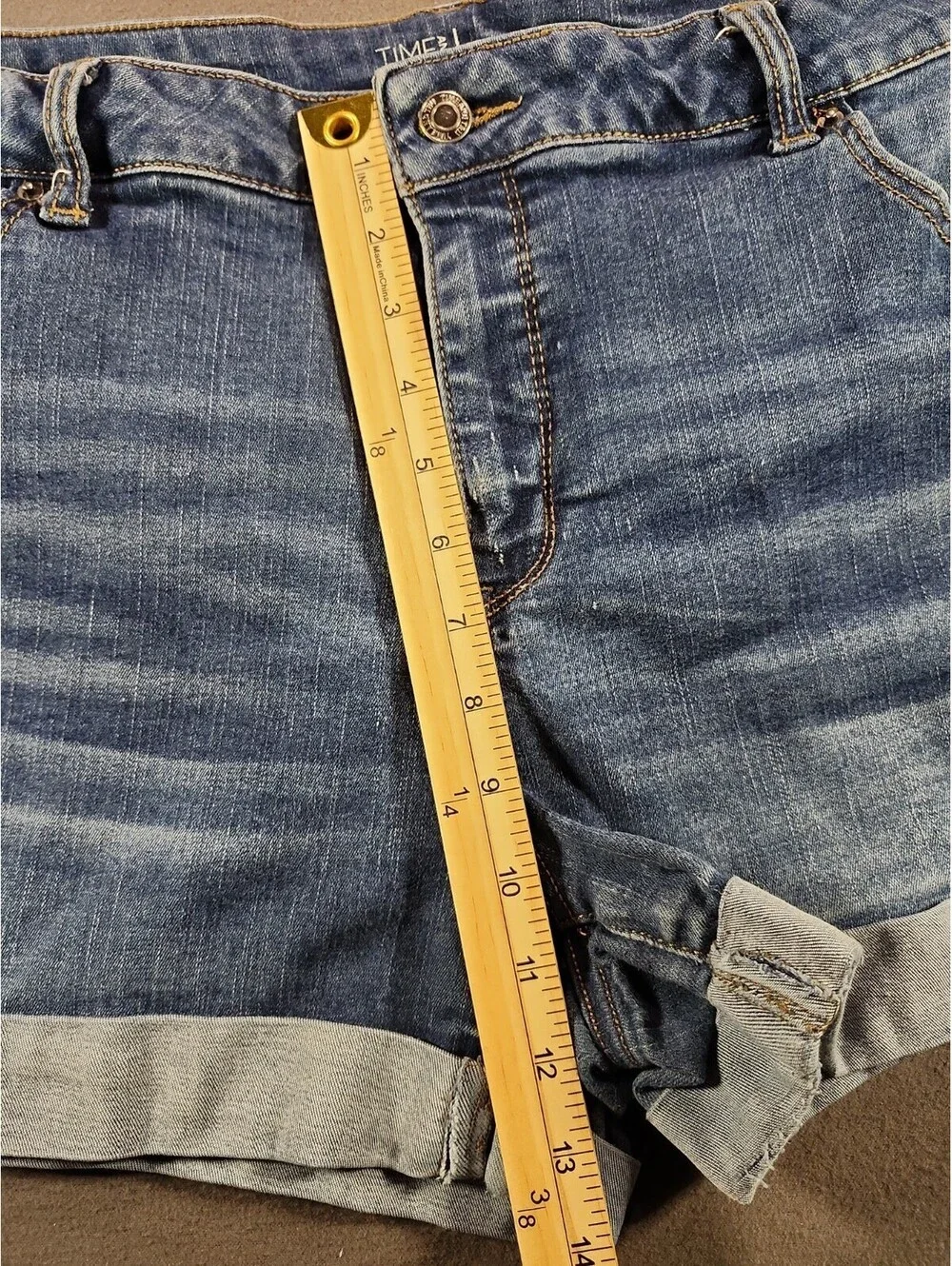 Time and Tru Womens 20 Mid-rise Dark Wash Denim Shorts Summer Casual 0198